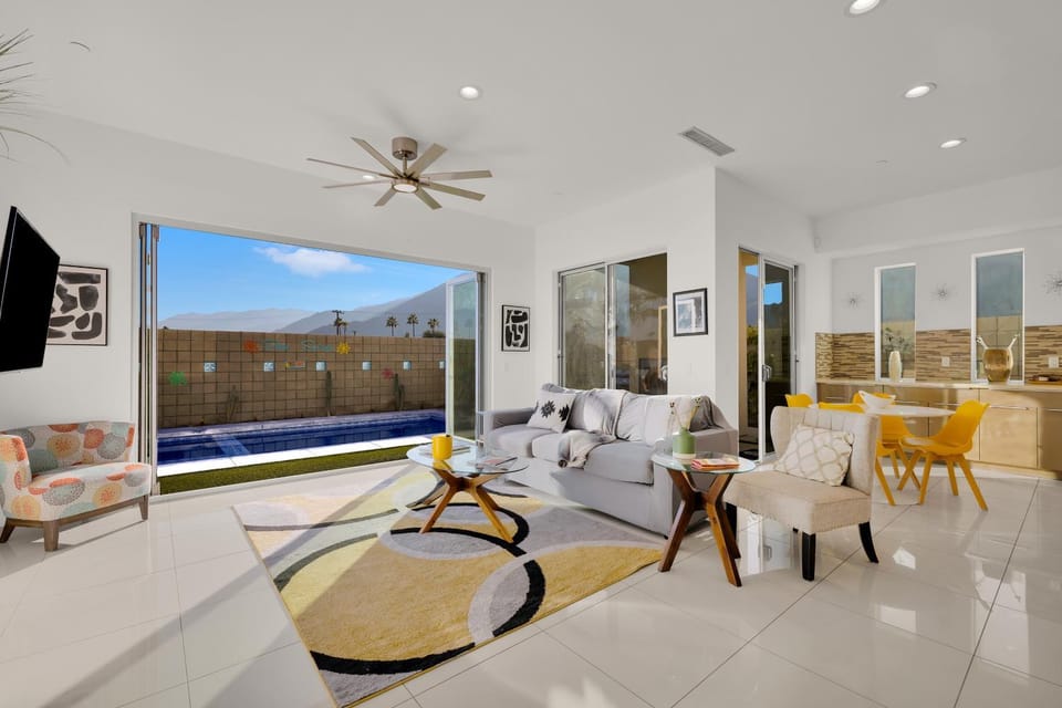 TV and multimedia, Living room, Seating area