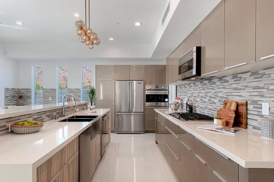 Kitchen or kitchenette, Communal kitchen