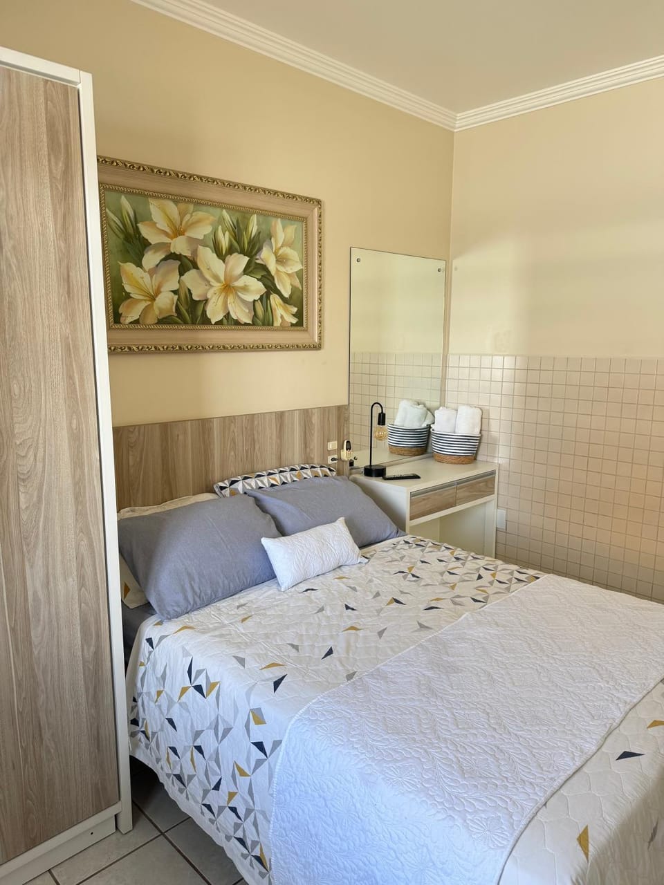 Bed, Photo of the whole room, Bedroom, wardrobe