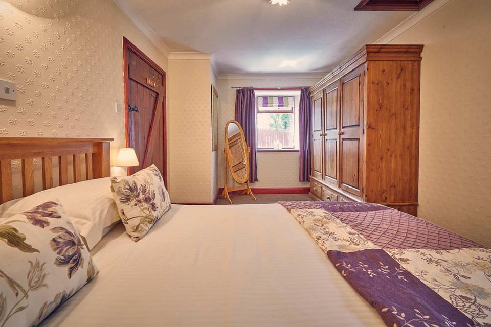 Bed, Bedroom, wardrobe