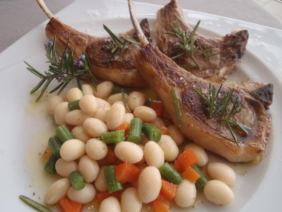 Restaurant/places to eat, Food and drinks, Food