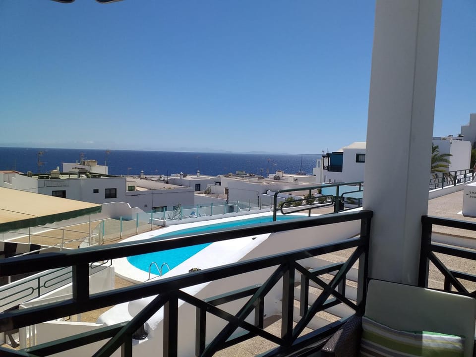 Apartment Portonovo La Paloma Amazing sea view & swimming pool-good wifi -free AC- private parking Apartment in Puerto del Carmen