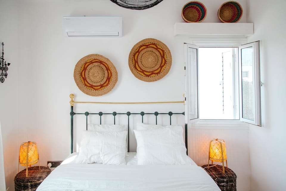 Bed, Bedroom, air conditioner