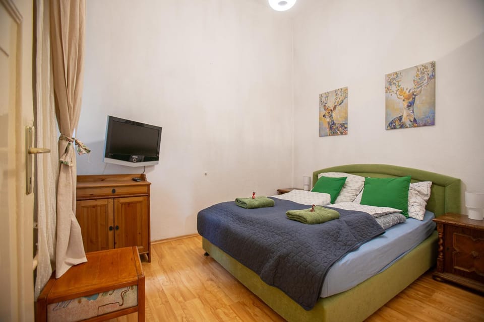 Jackquaters Silver Apartment in Budapest