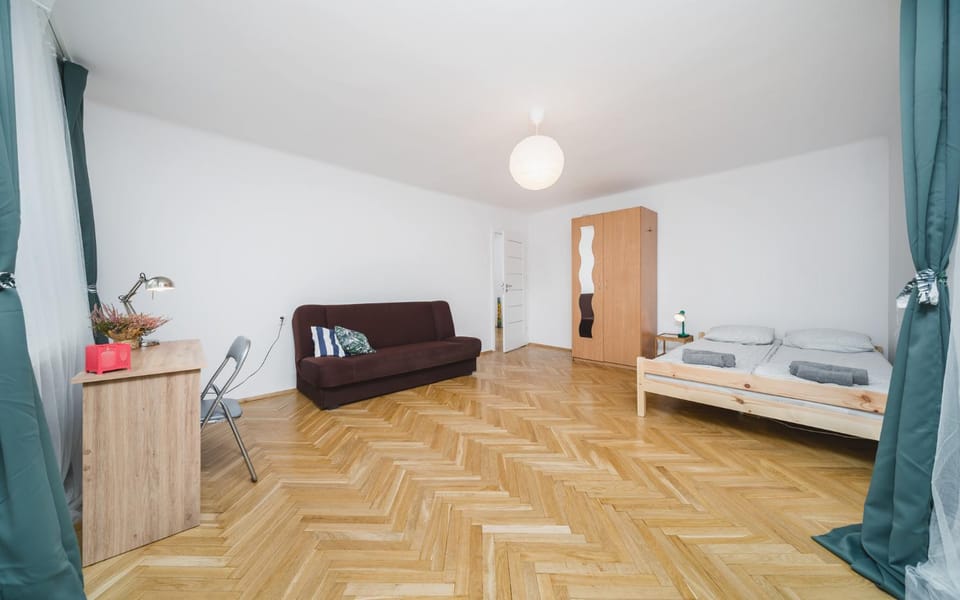 Bed, Other, Photo of the whole room, Bedroom, towels, wardrobe