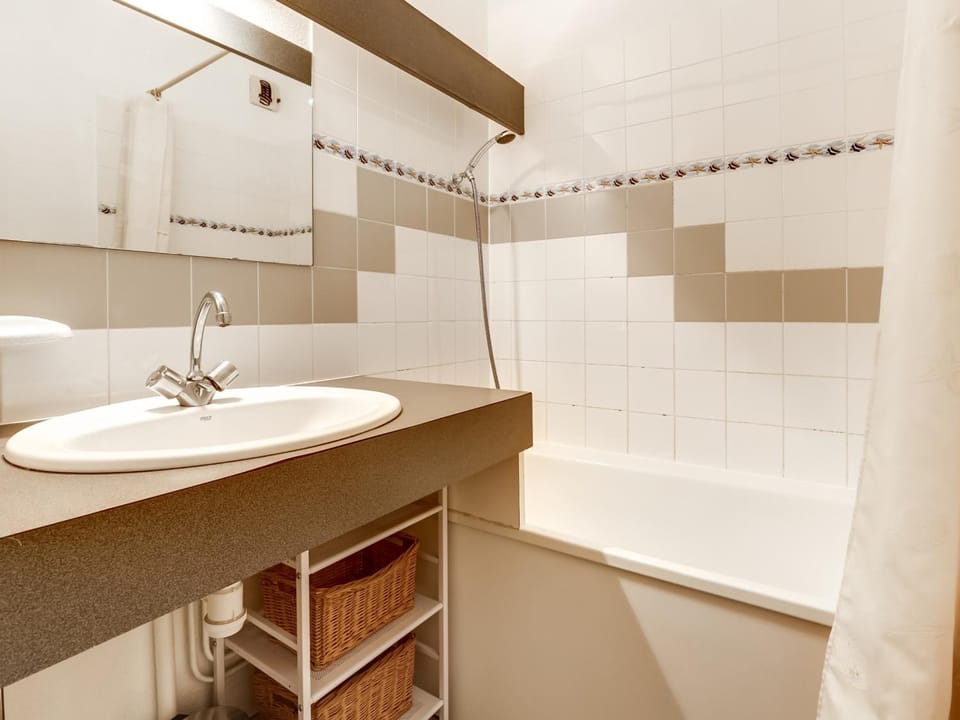 Appartement T2 cabine à Biscarrosse-Plage, proche océan, 4 pers. - FR-1-521-84 Cabin in Biscarrosse