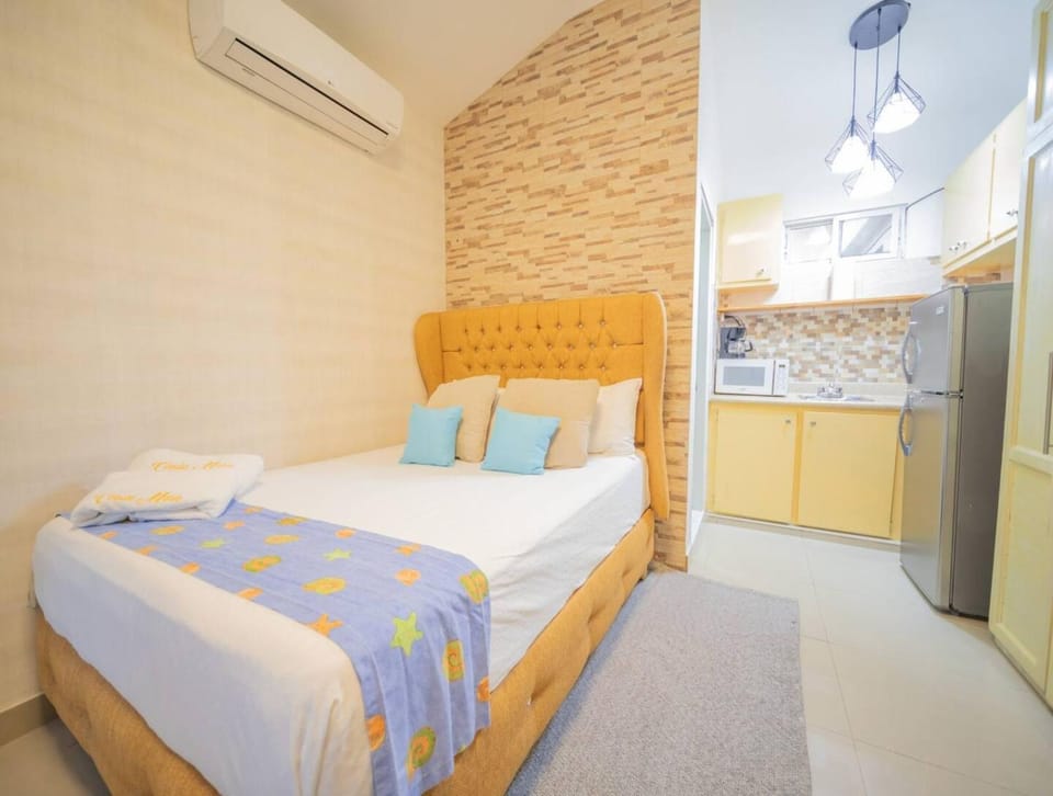 Massage, TV and multimedia, Photo of the whole room, Decorative detail, Floor plan, Bedroom, Food, City view, Breakfast, American breakfast, Location, Quiet street view, flat iron, locker, microwave, safe, shuttle, stove, towels, wardrobe, dryer, kitchen, air conditioner