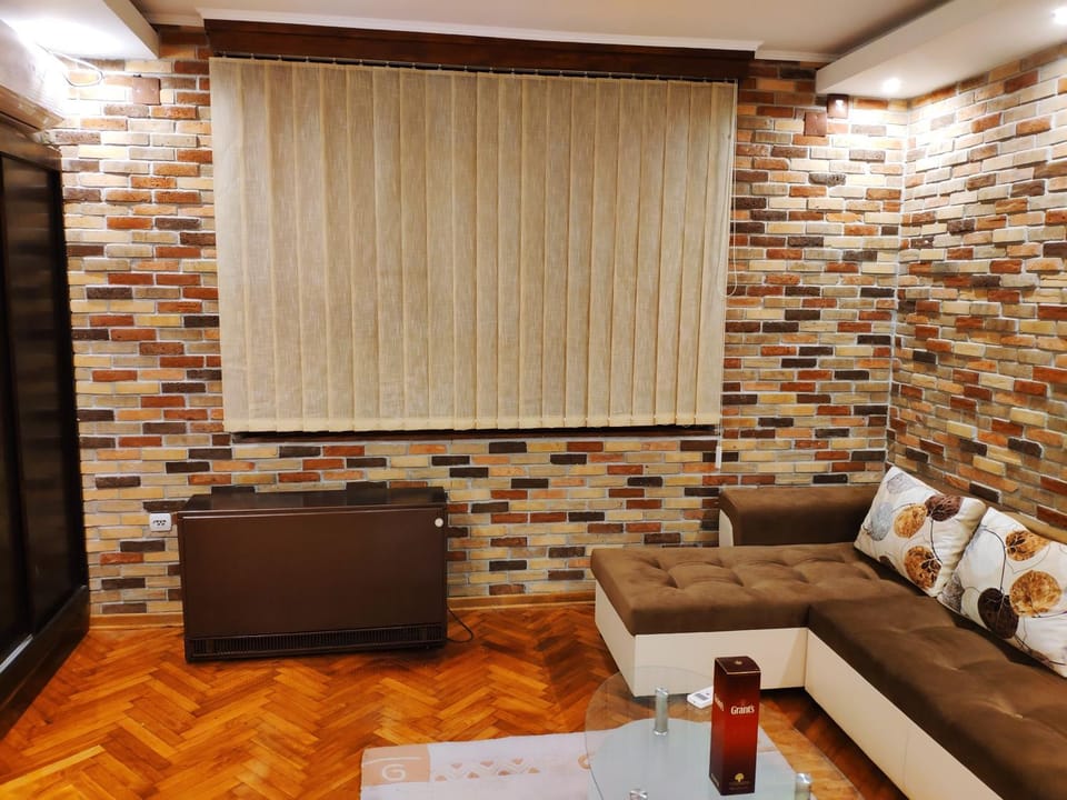 Communal lounge/ TV room, TV and multimedia, Living room, Seating area