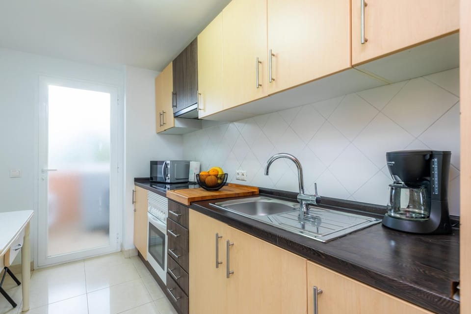 Kitchen or kitchenette, Living room