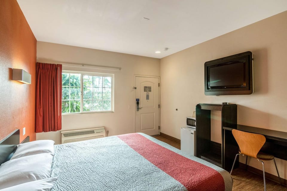 TV and multimedia, Photo of the whole room, Seating area, On site