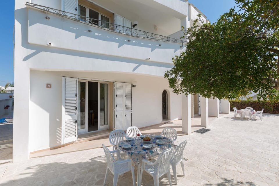 Patio, Facade/entrance