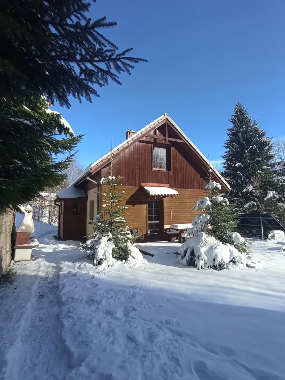 Property building, Day, Winter