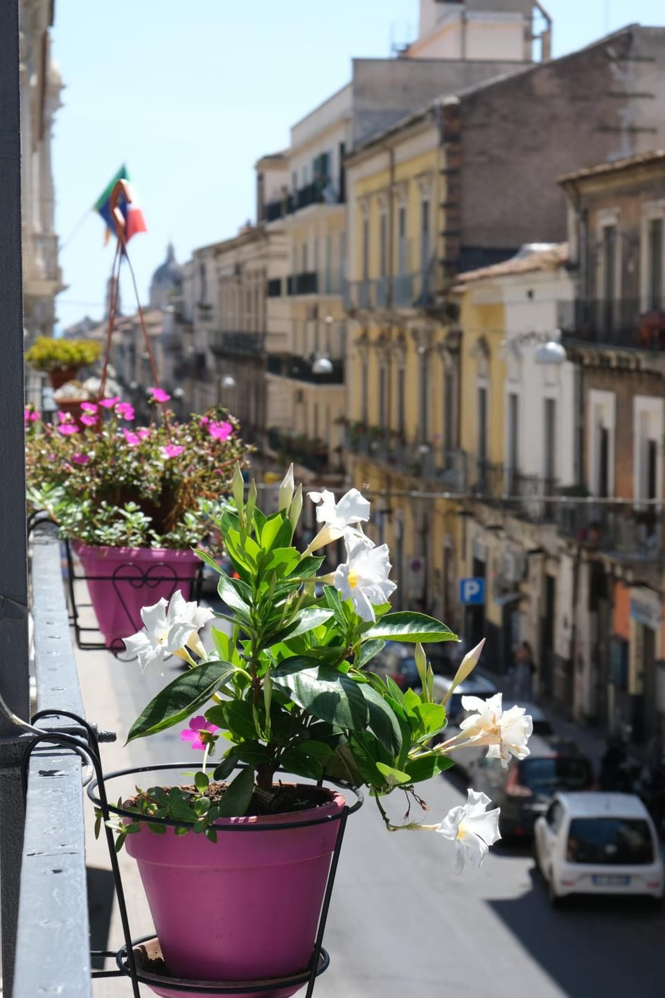 Neighbourhood, Balcony/Terrace, City view, Street view