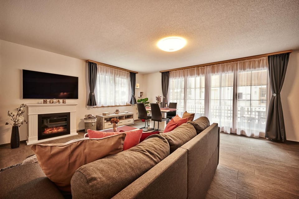 TV and multimedia, Living room, Seating area