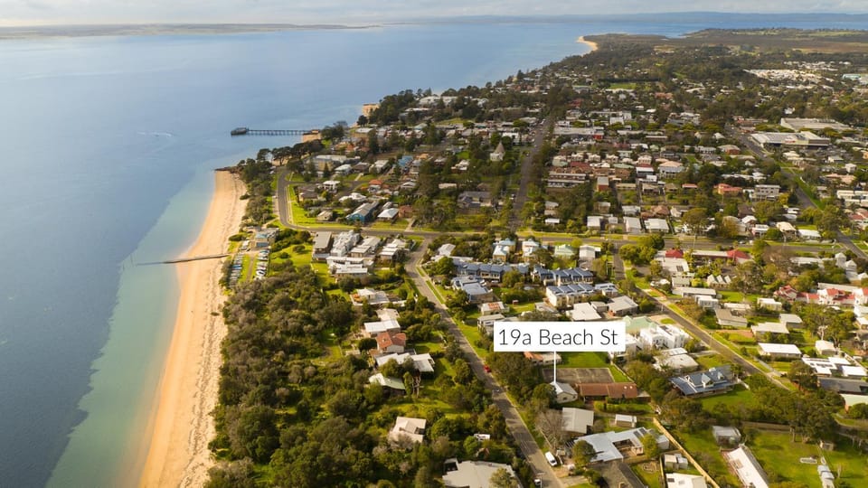 Neighbourhood, Natural landscape, Beach, Shopping Area