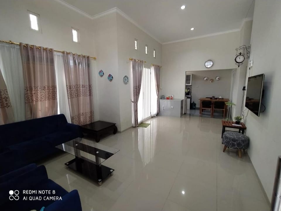 Villa Allesha Batu Villa in Batu