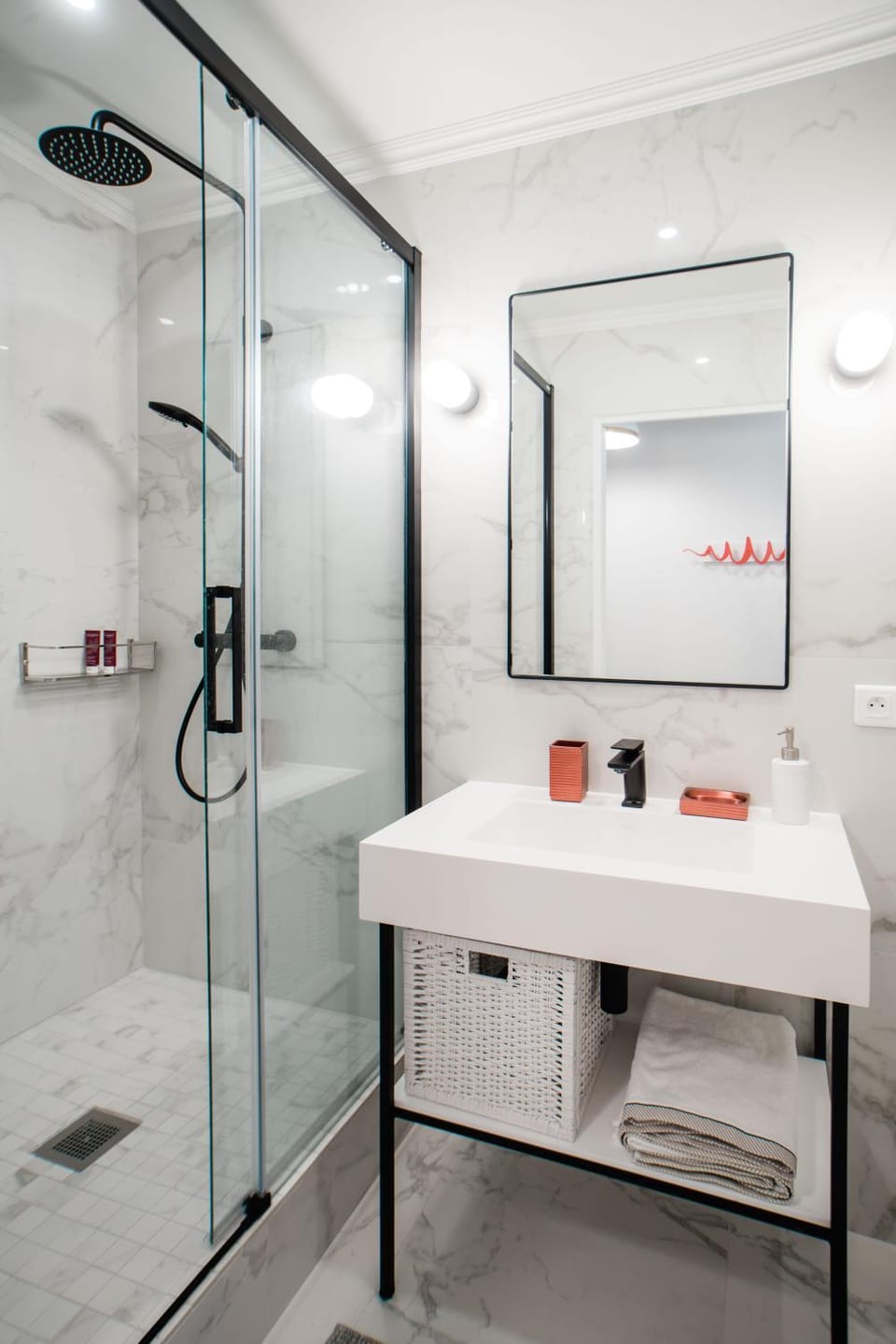 SUITE GIDE : au cœur de la Rive Gauche, neuf, design, 2/4 personnes Apartment in Paris