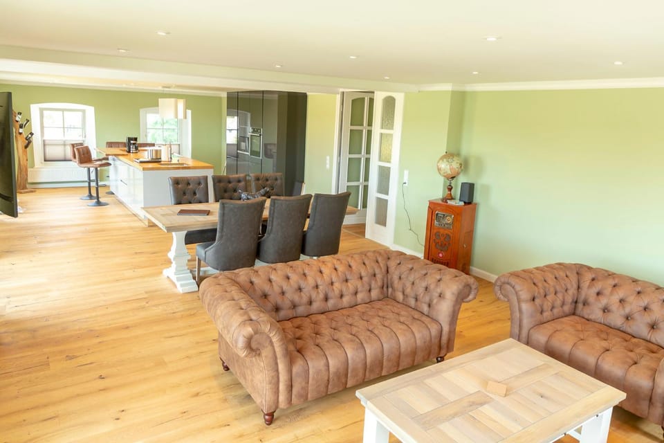 Gutshof-Penthouse-Wohnung- Seeblick Apartment in Mecklenburg-Vorpommern, Germany