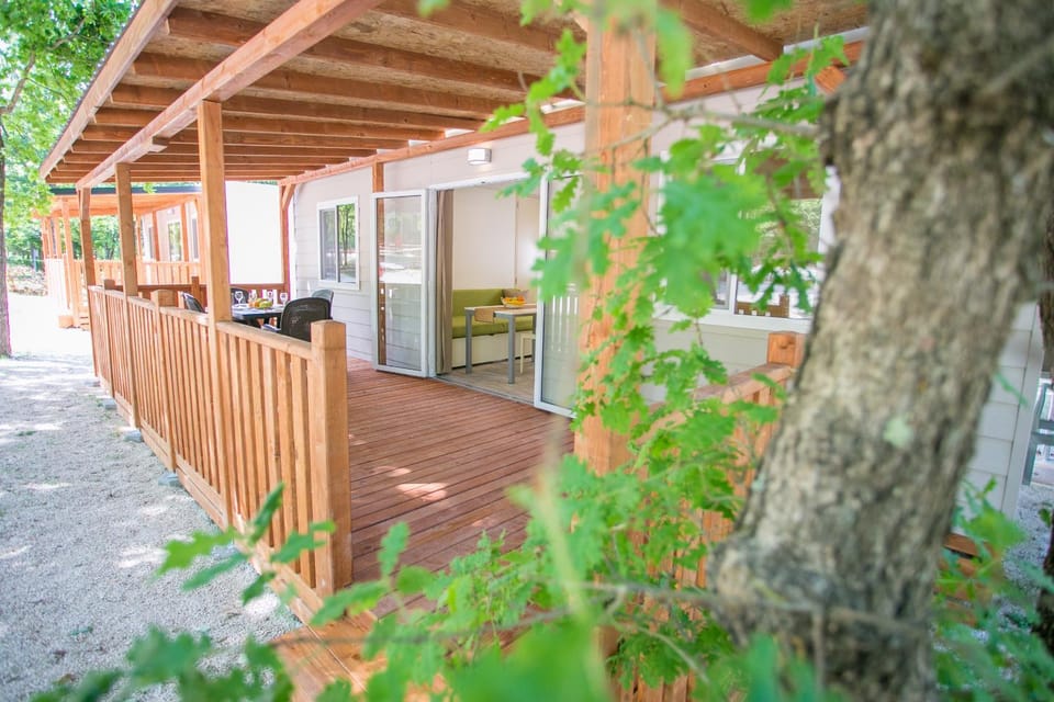 Patio, Facade/entrance