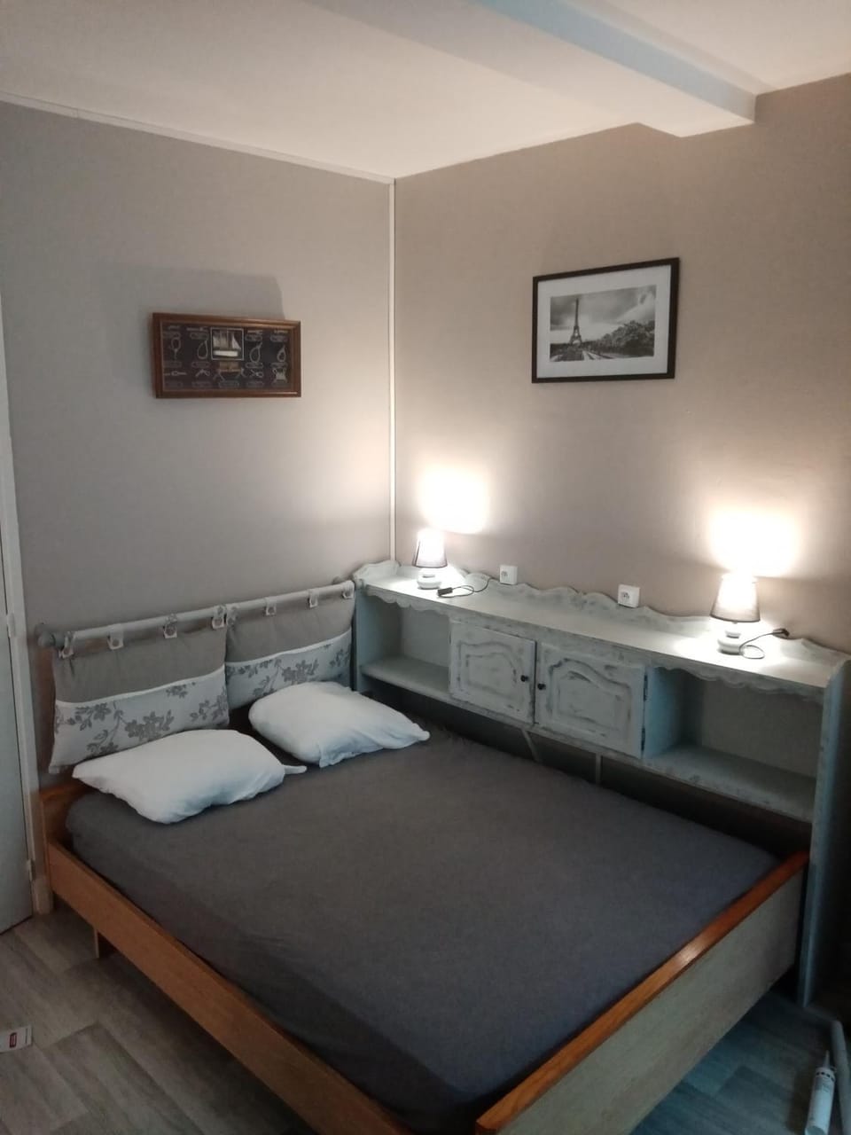 studio au pied de la cathedrale notre dame Apartment in Hauts-de-France