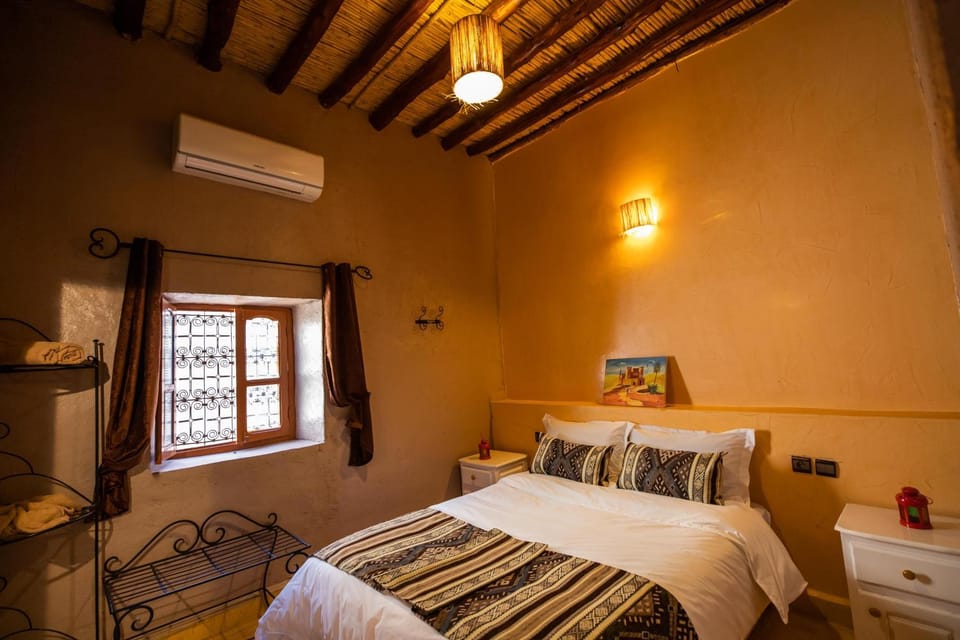 Bed, Photo of the whole room, Bedroom, air conditioner