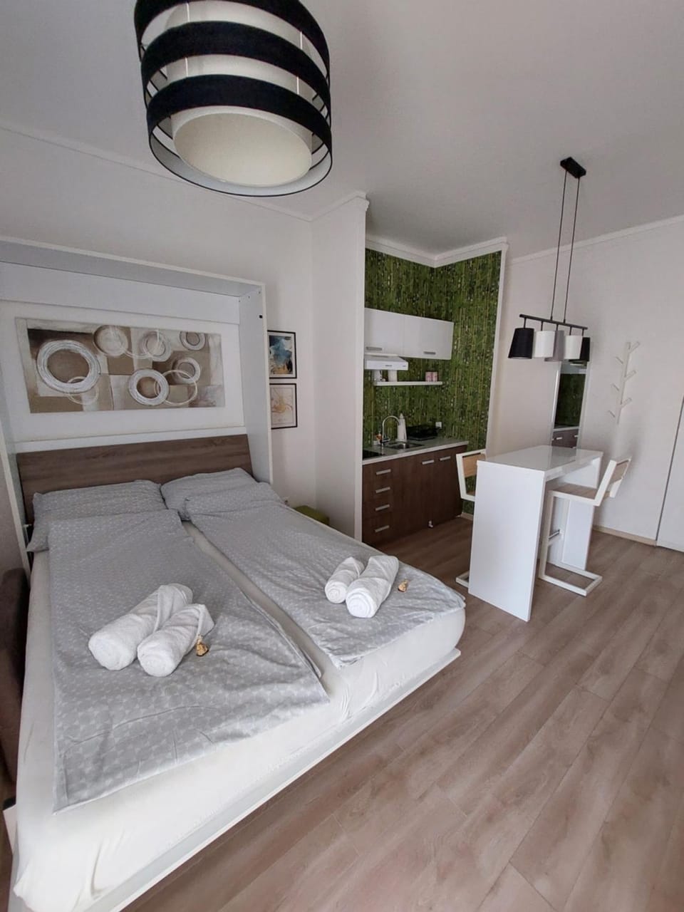 Bed, Kitchen or kitchenette, Photo of the whole room
