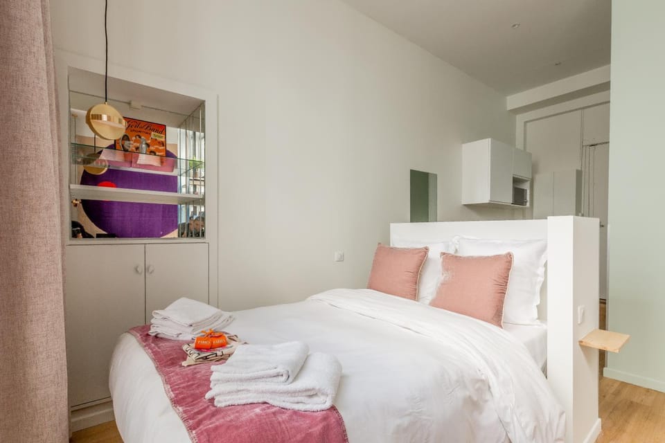 Bed, Bedroom