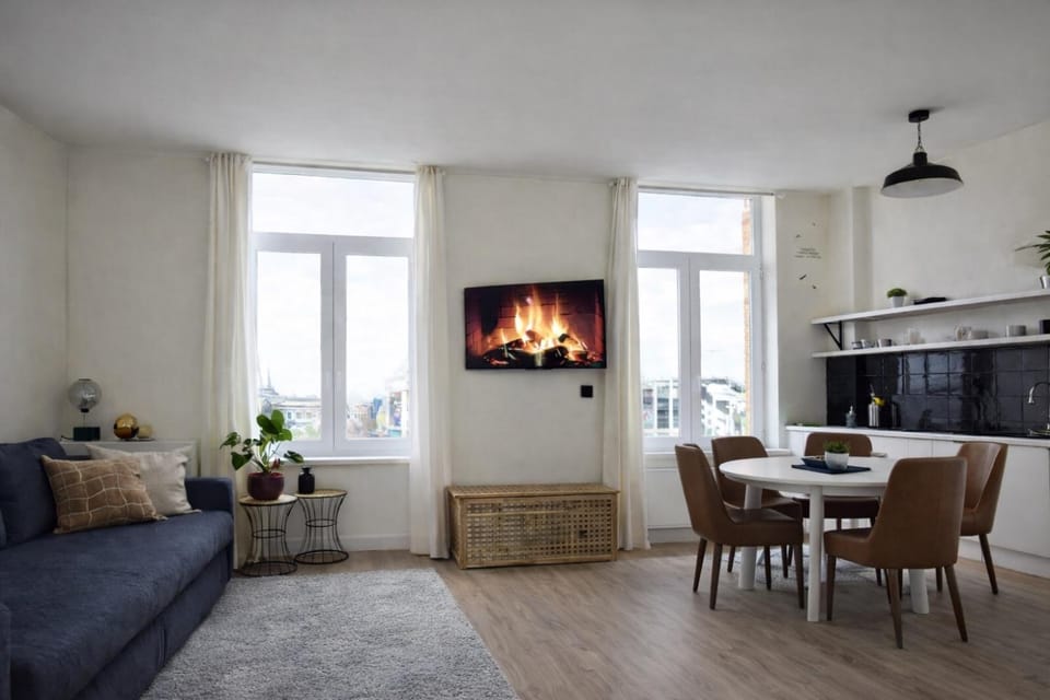 TV and multimedia, Kitchen or kitchenette, Living room, Dining area