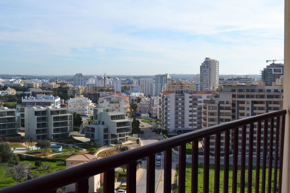 Nearby landmark, Staff, Day, People, Neighbourhood, Natural landscape, View (from property/room), Balcony/Terrace, Fitness centre/facilities, Decorative detail, Seating area, Autumn, On site, Guests, City view, Street view, Area and facilities, Shopping Area, Swimming pool, Swimming pool, children, young children, young children, older children, older children, group of guests, group of guests, Family, Family, Quiet street view, Inner courtyard view