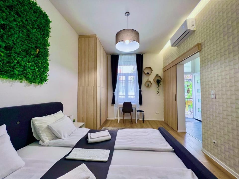 Bed, View (from property/room), Photo of the whole room, Bedroom, air conditioner