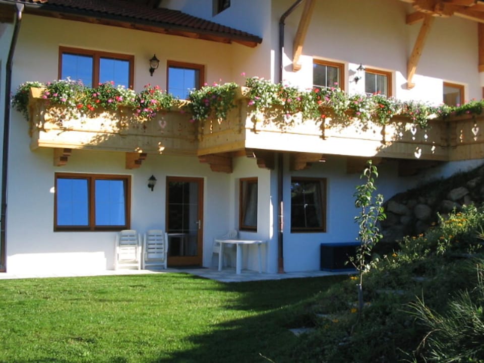 Facade/entrance, Garden, Balcony/Terrace