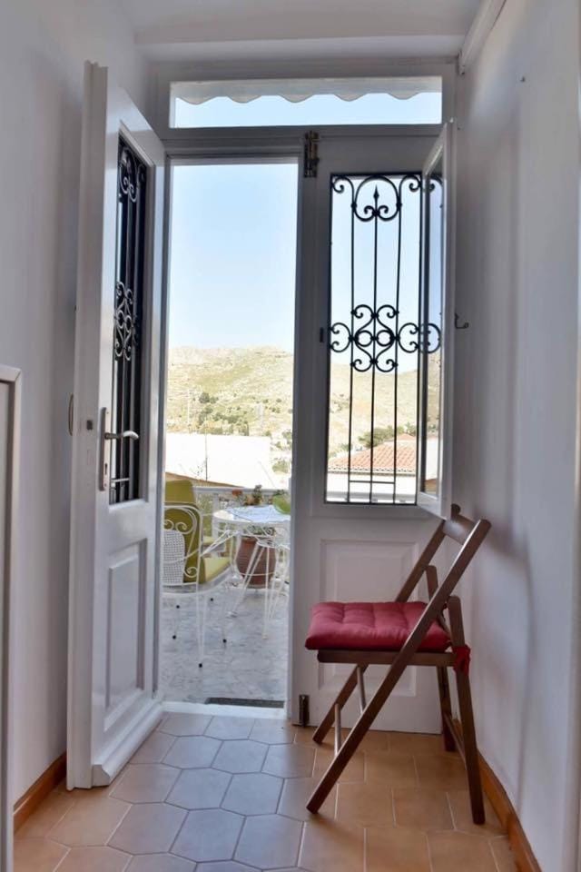 Panagioula's Appartment House in Islands