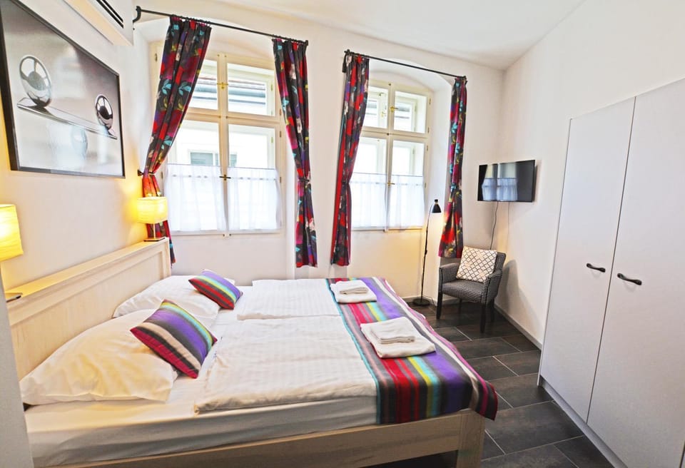 Seating area, Bedroom