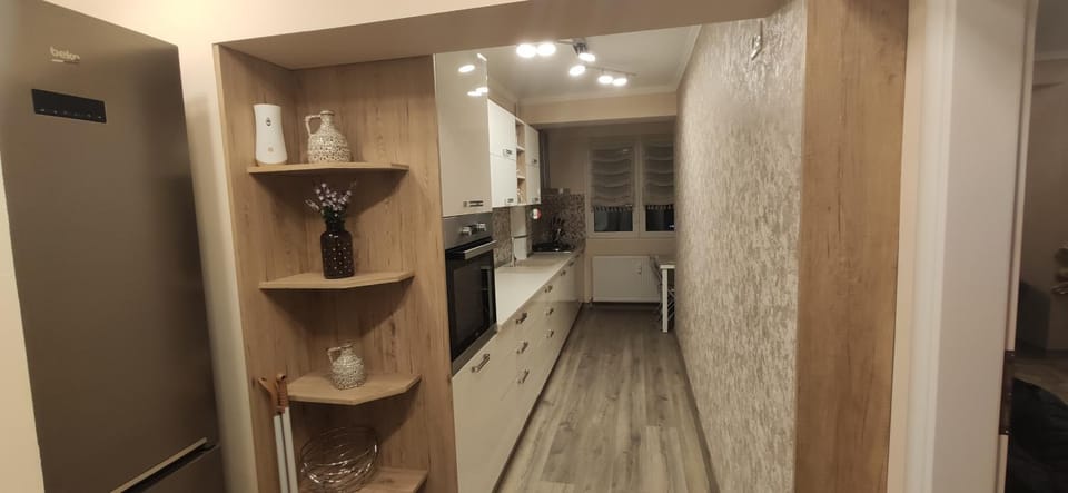 Kitchen or kitchenette, Communal kitchen