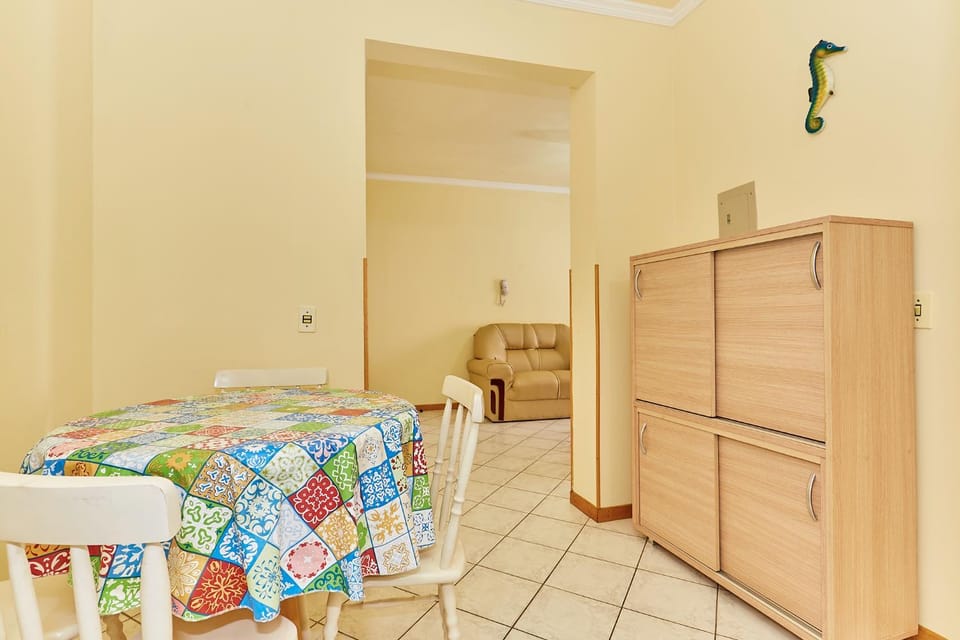 945 - Apartamento Ed Estrela do Mar II - Centro Bombinhas - Garagem para 1 Carro Apartment in Bombinhas