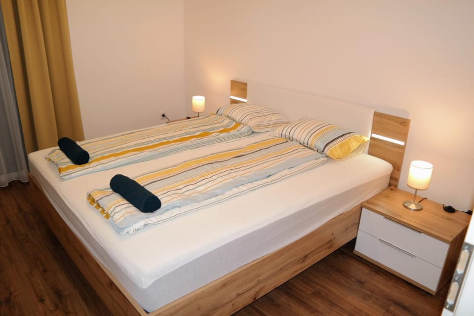 Riverside Apartman with Free Parking Apartment in Hungary