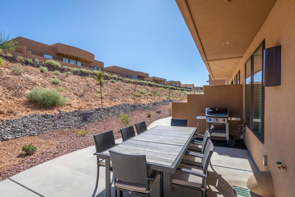 Poolside Oasis House in St George
