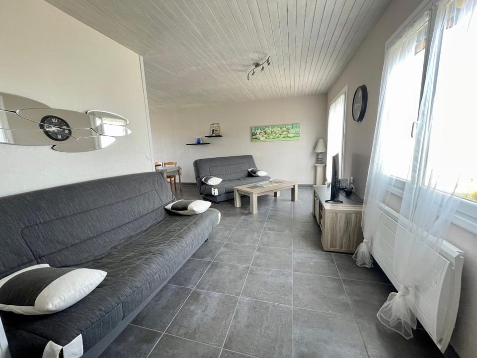**Maison 3 pièces avec jardin à 350m du bord de mer - Wifi, terrasse, parking** - FR-1-231-220 House in Pays de la Loire