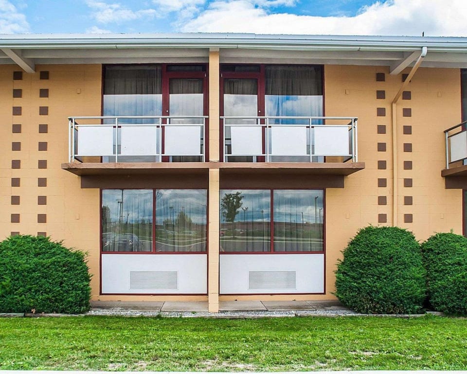 Property building, On site