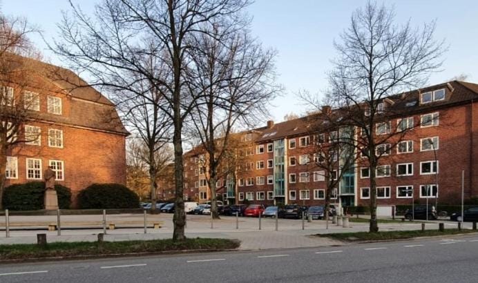 Property building, Neighbourhood