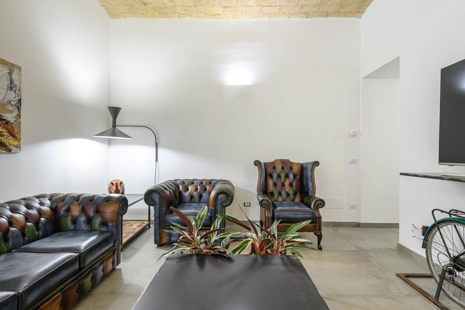 Industrial-Style Apartment Next To Vatican Metro Apartment in Rome