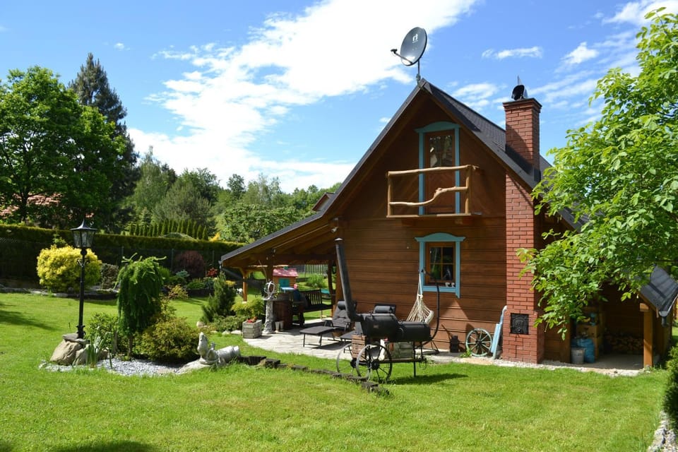 Domek pod Jaworami z balią House in Lesser Poland Voivodeship