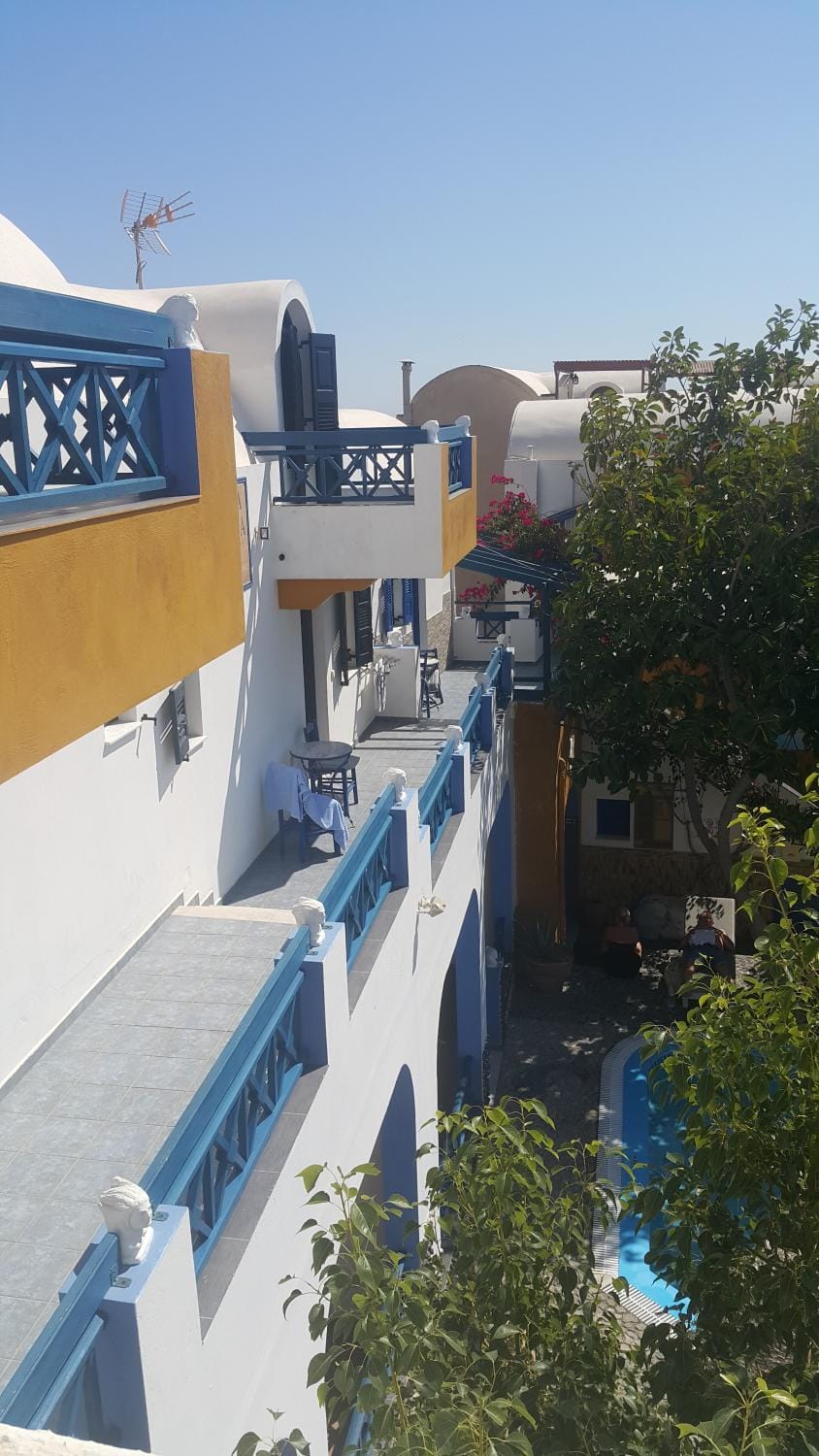 DARZENTA ATHINA APARTMENTS Perissa Apartment hotel in Perissa
