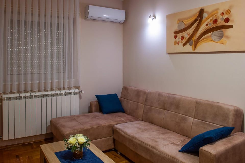 Living room, Seating area, internet, air conditioner