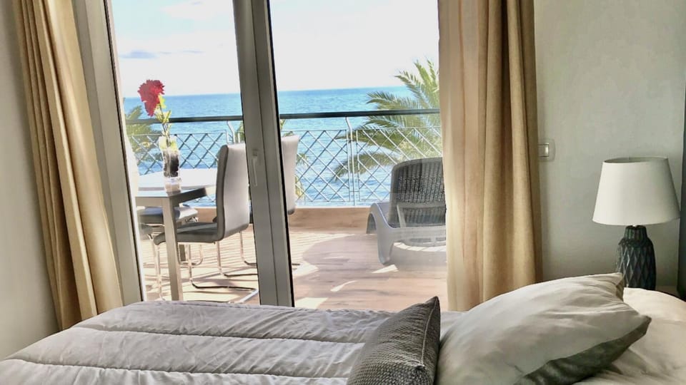 Bedroom, Garden view, Pool view, Sea view