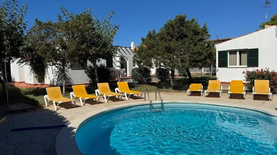 Property building, Garden, Garden view, Pool view, Swimming pool