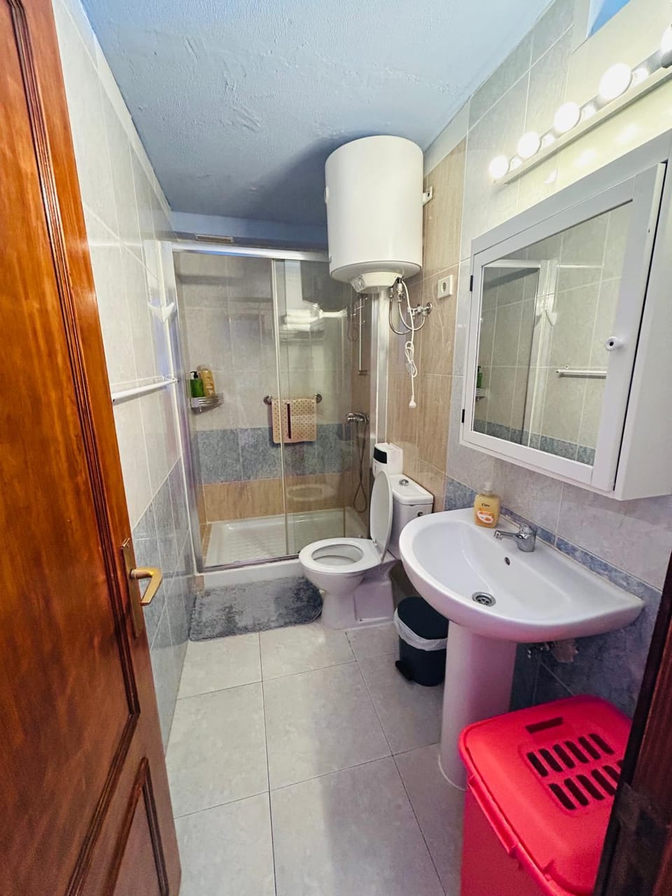 Shower, Bathroom, towels