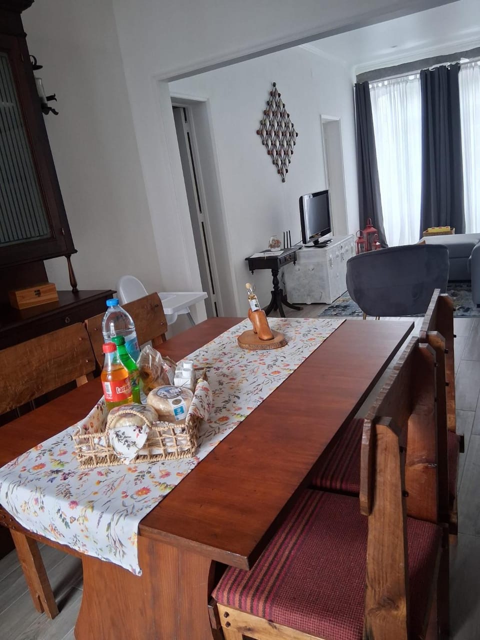 Living room, Dining area