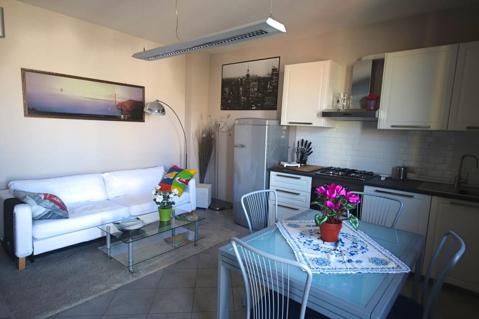 Kitchen or kitchenette, Living room, Dining area