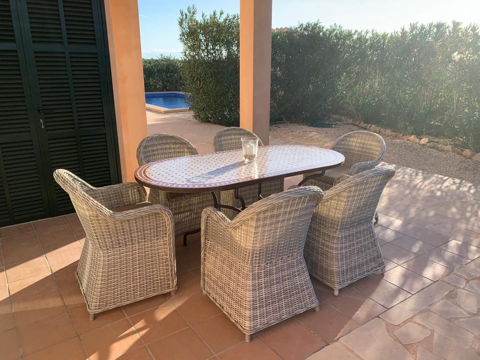Spring, BBQ facilities, Garden, Balcony/Terrace, Seating area, Dining area, Swimming pool, Swimming pool